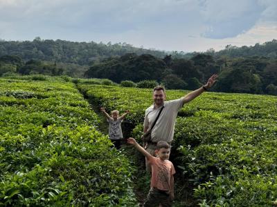 Dzień 2 - Przylot do Ugandy